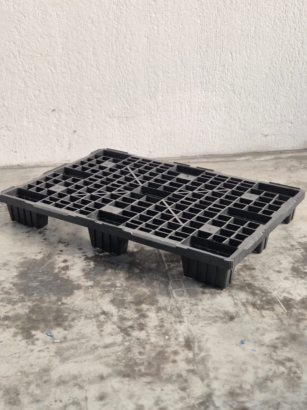 pallet in plastica riciclata per export logisto